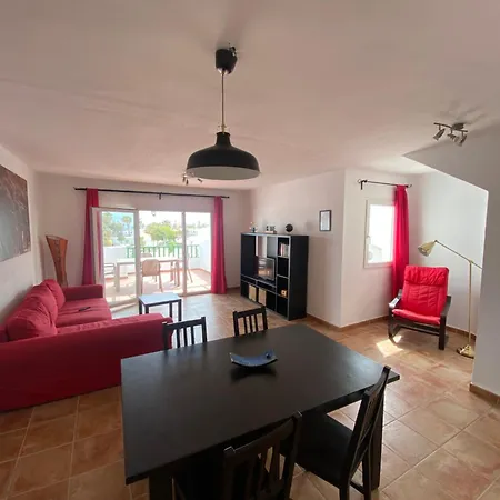 First Floor With Sea View, Daire *